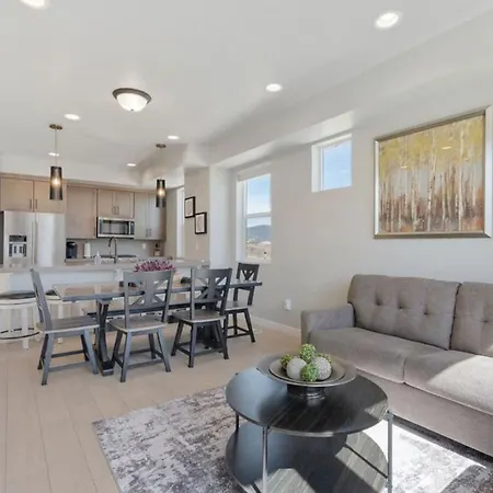 Silver Creek Townhome With Hot Tub L Poppy